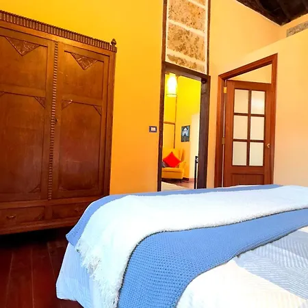 Traditional Full House - Gara & Chico Garachico (Tenerife)