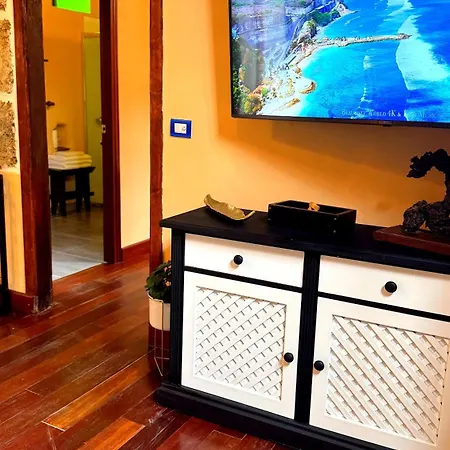 Traditional Full House - Gara & Chico