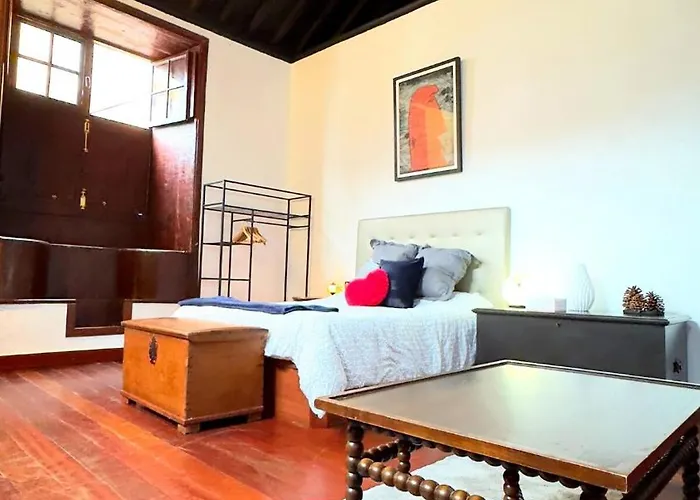 Traditional Full House - Gara & Chico *